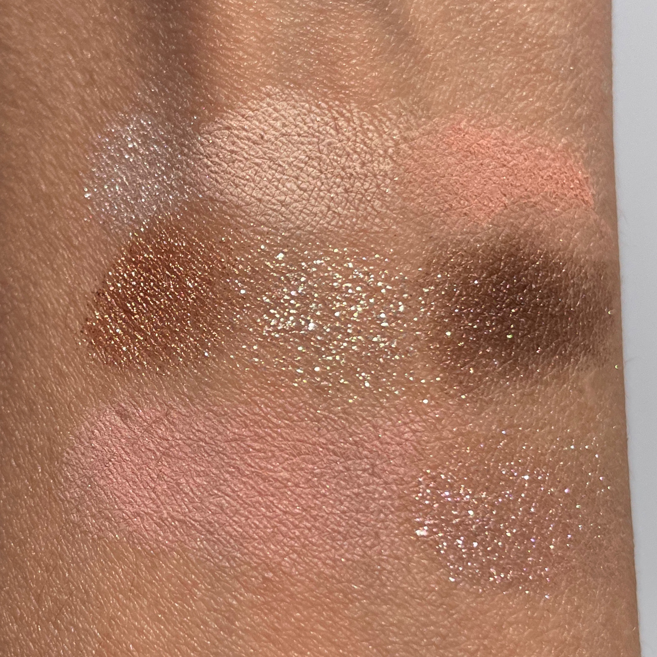 シャンデリアエディション(アイシャドウ/リップグロス) アイシャドウパレット　シャンデリア/espoir/メイクアップキットを使ったクチコミ（3枚目）