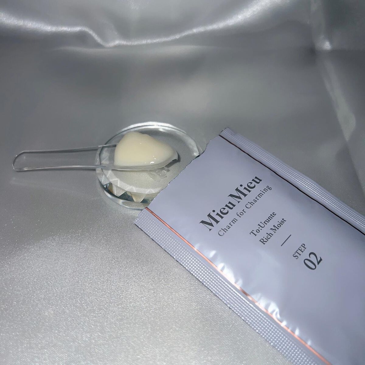 とぅるんて ファーストブースター 1剤：ファーストブースター/MieuMieu/洗い流すヘアトリートメントを使ったクチコミ（3枚目）