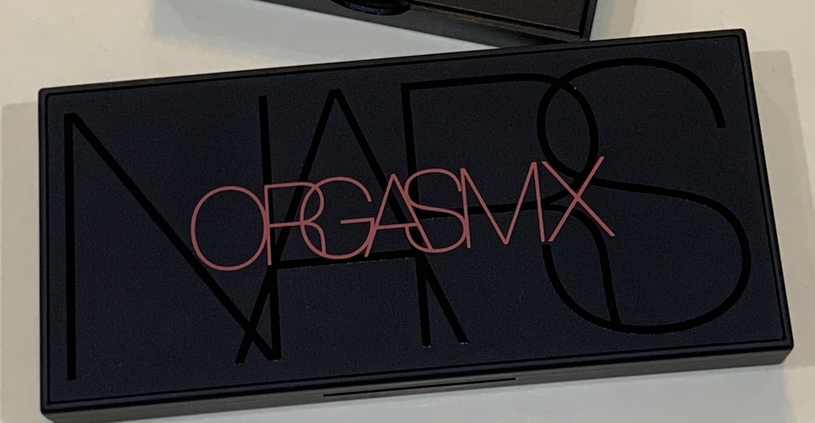 NARS オーガズムX チークパレットのクチコミ「
NARS
ORGAZM X CHEEK PALLETE




これもリニューアルしたのよね.....」（2枚目）