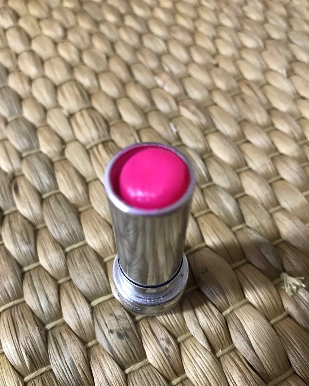 LANCOME ルージュ イン ラヴのクチコミ「ランコム  バームインラブ

2色展開のリップバームで、ピンクの方。
この写真の色のまんま発色.....」（2枚目）