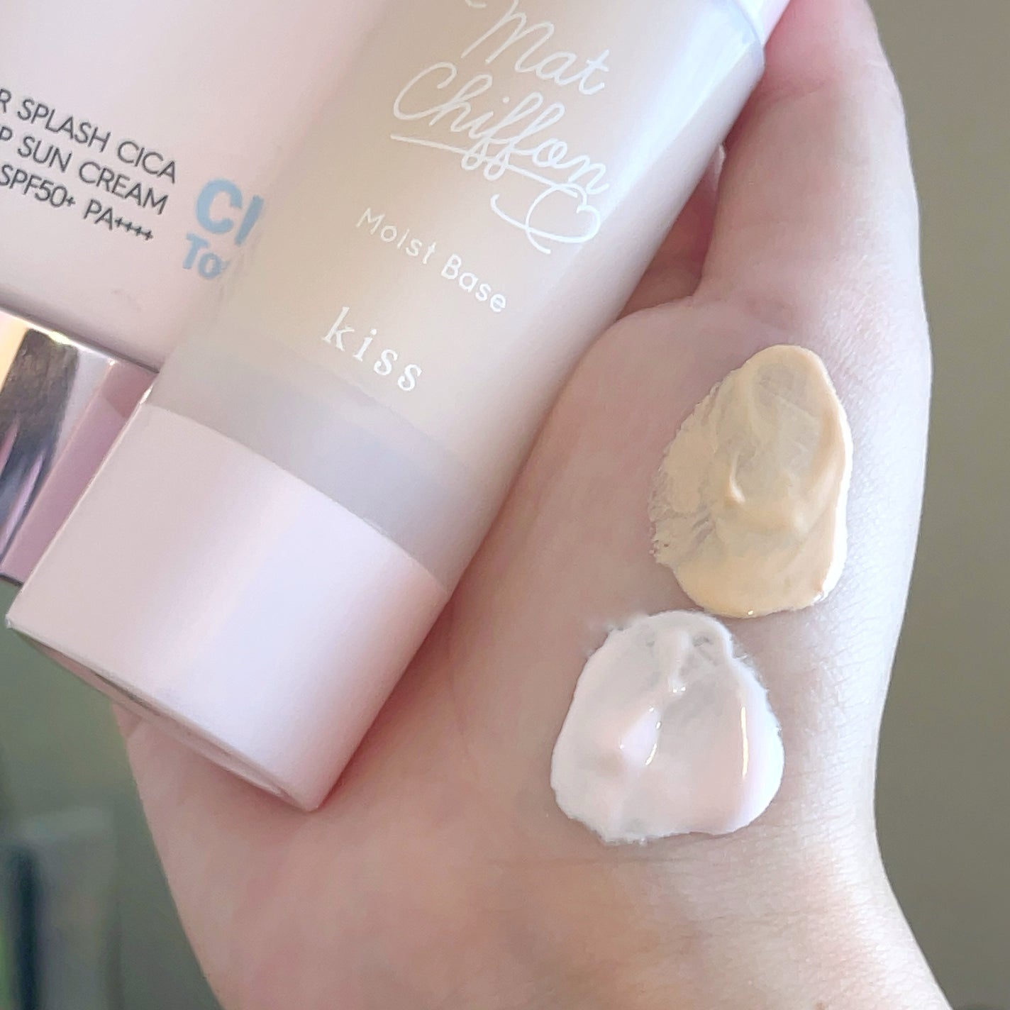 マットシフォンUVモイストベース/KiSS/化粧下地を使ったクチコミ(3枚目)