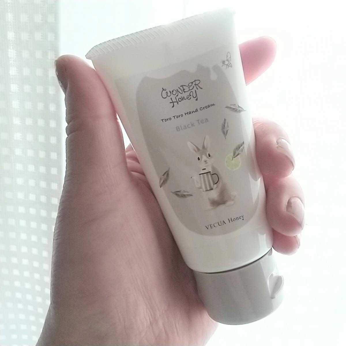 ワンダーハニー とろとろハンドクリーム すっきり果実のブラックティー/VECUA Honey/ハンドクリームを使ったクチコミ（1枚目）
