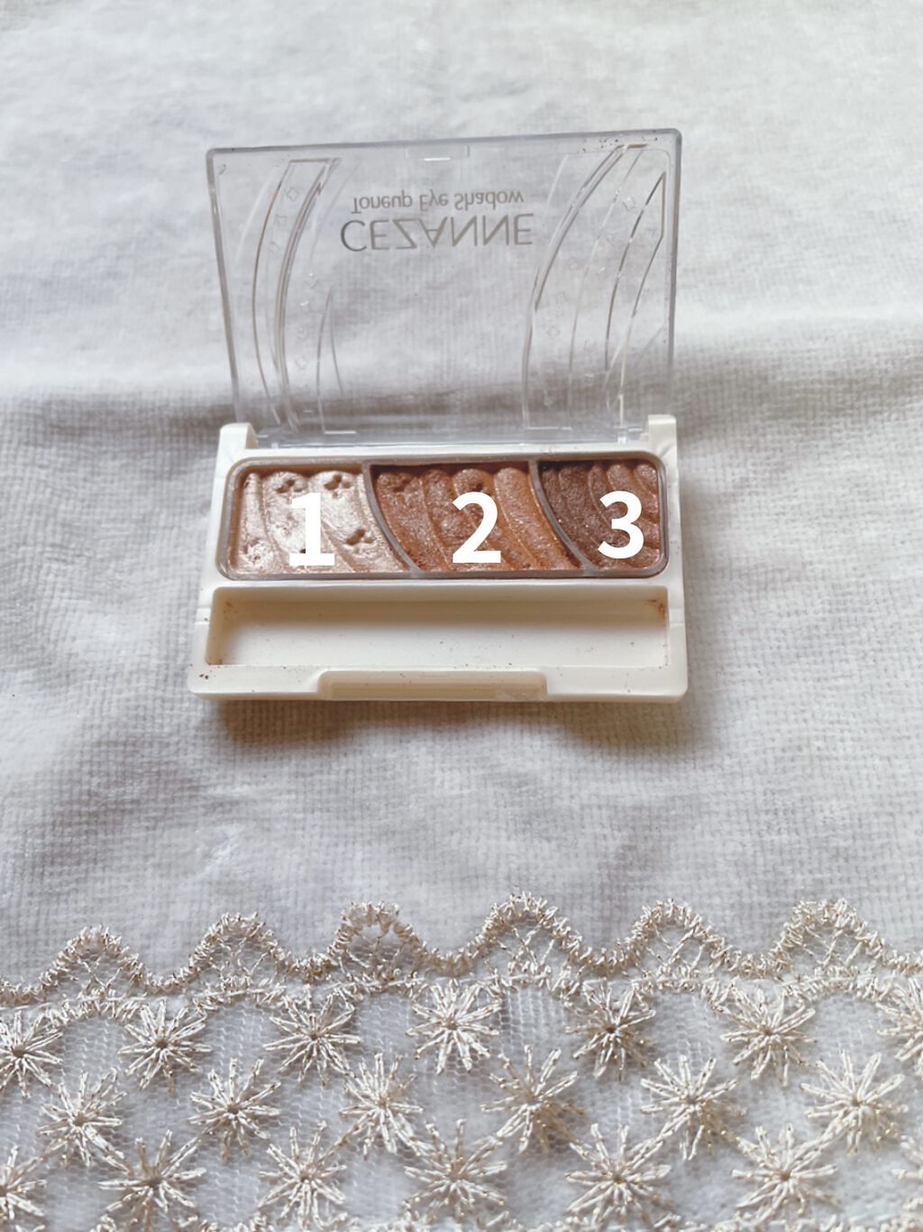 トーンアップアイシャドウ/CEZANNE/アイシャドウパレットを使ったクチコミ（2枚目）