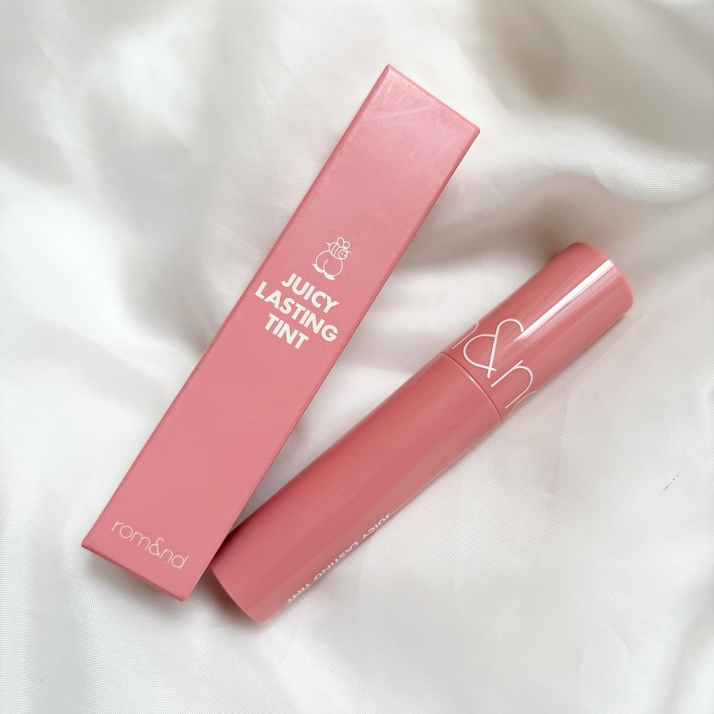 ジューシーラスティングティント/rom&nd/リップティントを使ったクチコミ（2枚目）