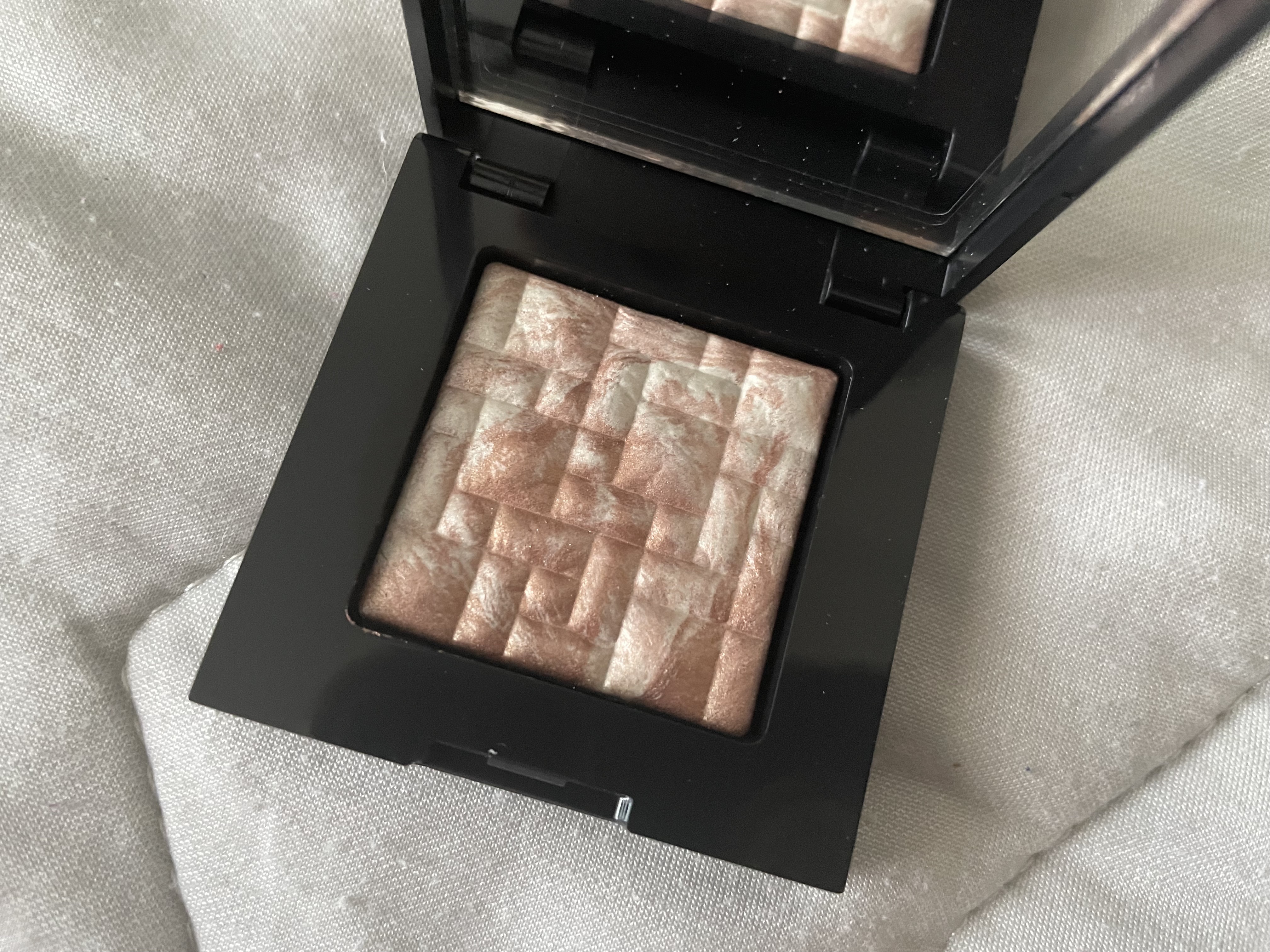 M·A·C ミネラライズ スキンフィニッシュ/M・A・C/パウダーハイライトを使ったクチコミ（2枚目）