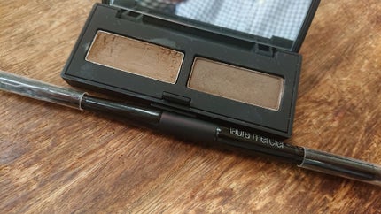 ローラ メルシエ ポマード アンド パウダー ブロウ デュオのクチコミ「河北メイクで度々出てくるこのローラメルシエのアイブロウ。
気になってアイブロウブラシも一緒に購.....」(2枚目)