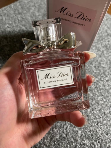 メモ.
Dior ミス ディオール ブルーミング ブーケ
先日get❣️
先月に別の物を買ってサンプルを頂き、匂った瞬間
買うと決め、お迎えしました💓
いい匂いすぎて一生鼻の下から匂って欲しいレベル…
