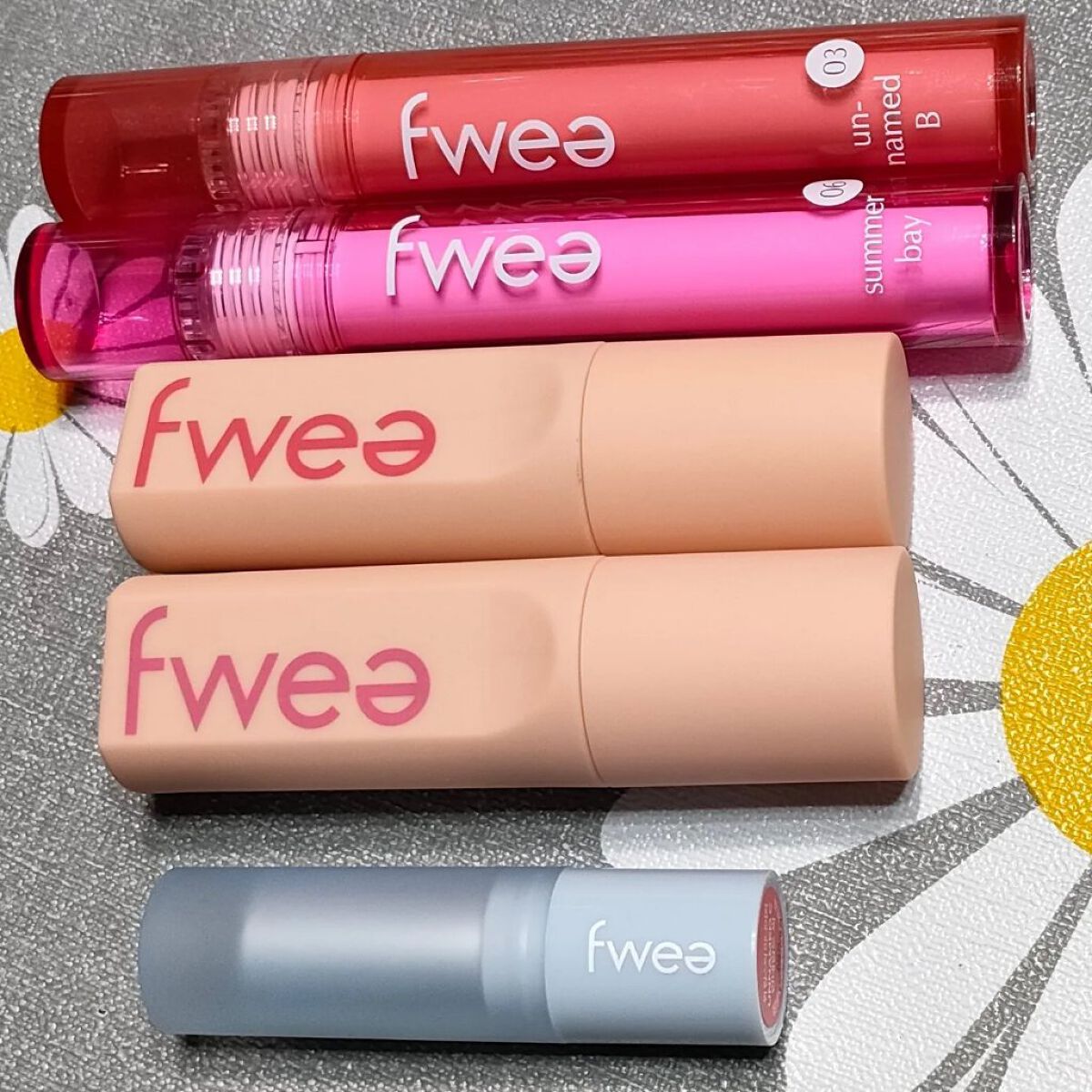 フィーティントスエード 09 イブニングサンキャッチャー/fwee/リップティントを使ったクチコミ（2枚目）