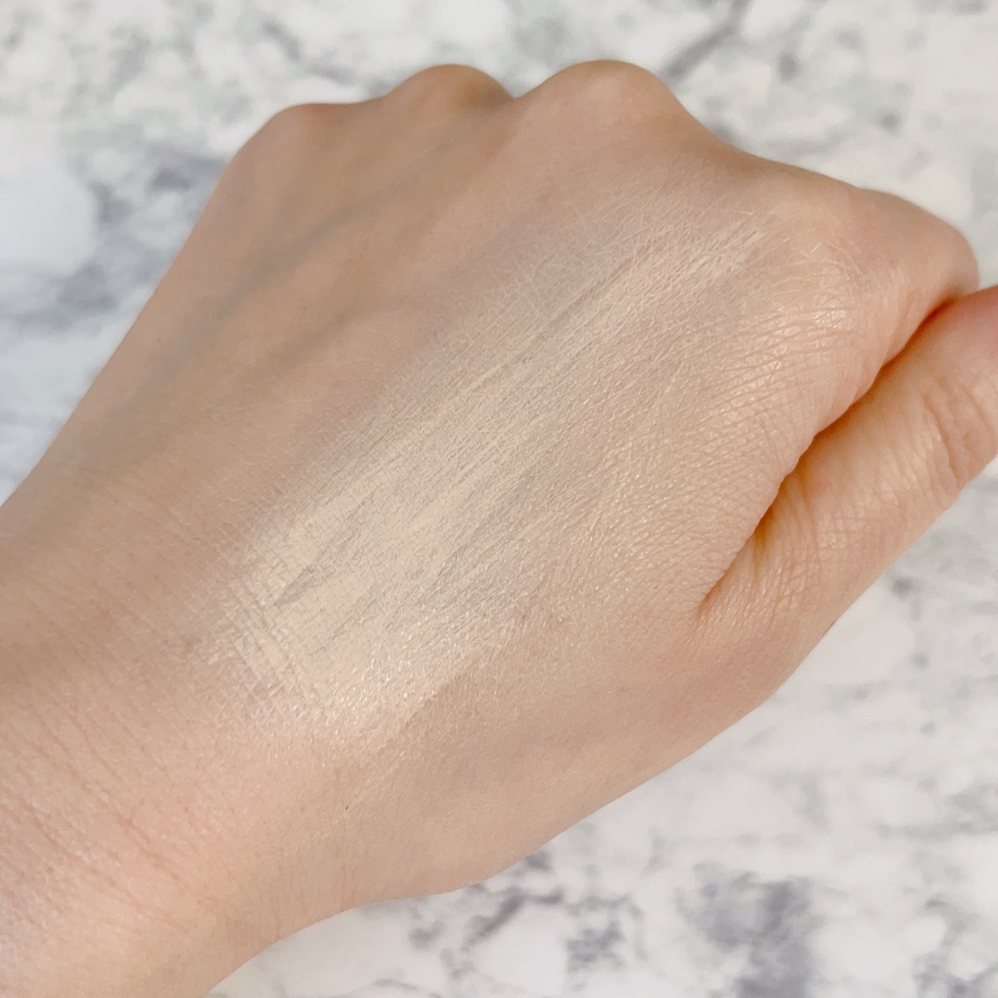 デューイ リキッドファンデーション/to/one/リキッドファンデーションを使ったクチコミ(3枚目)