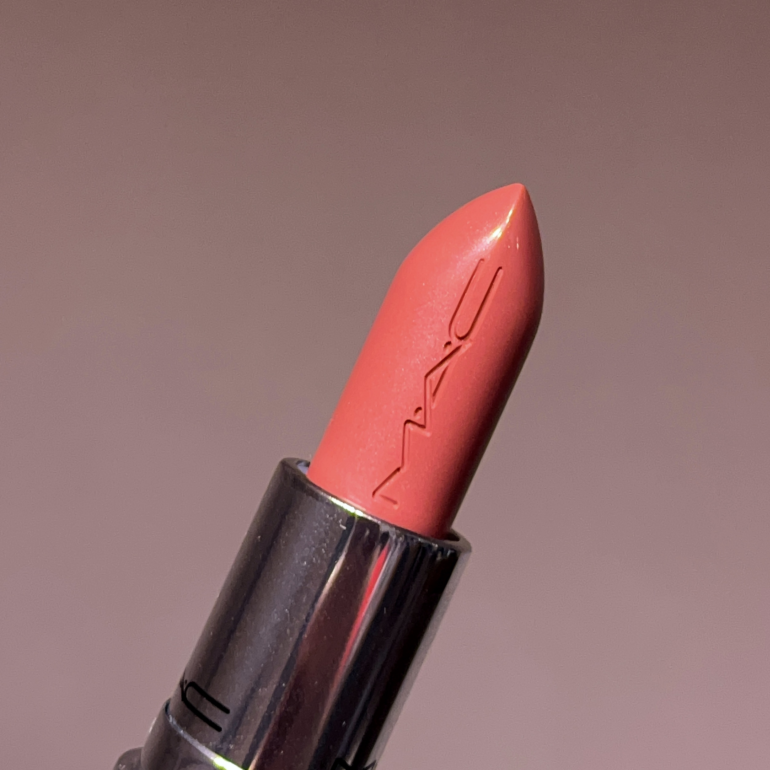 ラスターガラス リップスティック ウェルウェルウェル/M・A・C/口紅を使ったクチコミ（2枚目）