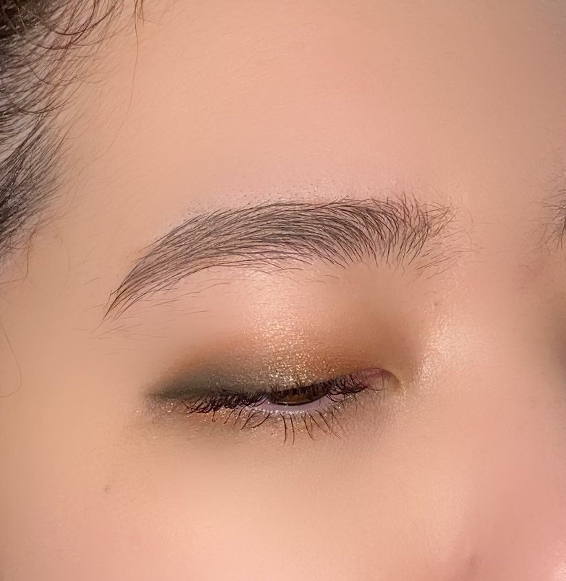 レイナ on LIPS 「【カラーメイク】キャトル937のゴールドとBYREDOサイオマ..」(3枚目)