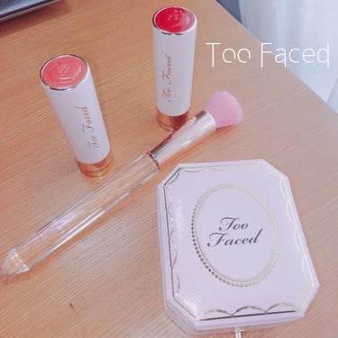 プレゼントキャンペーンでいただきました❗
早速レビューさせていただきます🍒

♡ Too Faced ♡

☁ダイヤモンドライト マルチユースハイライター
☁ダイヤモンドライト ハイライターブラシ
☁ジ