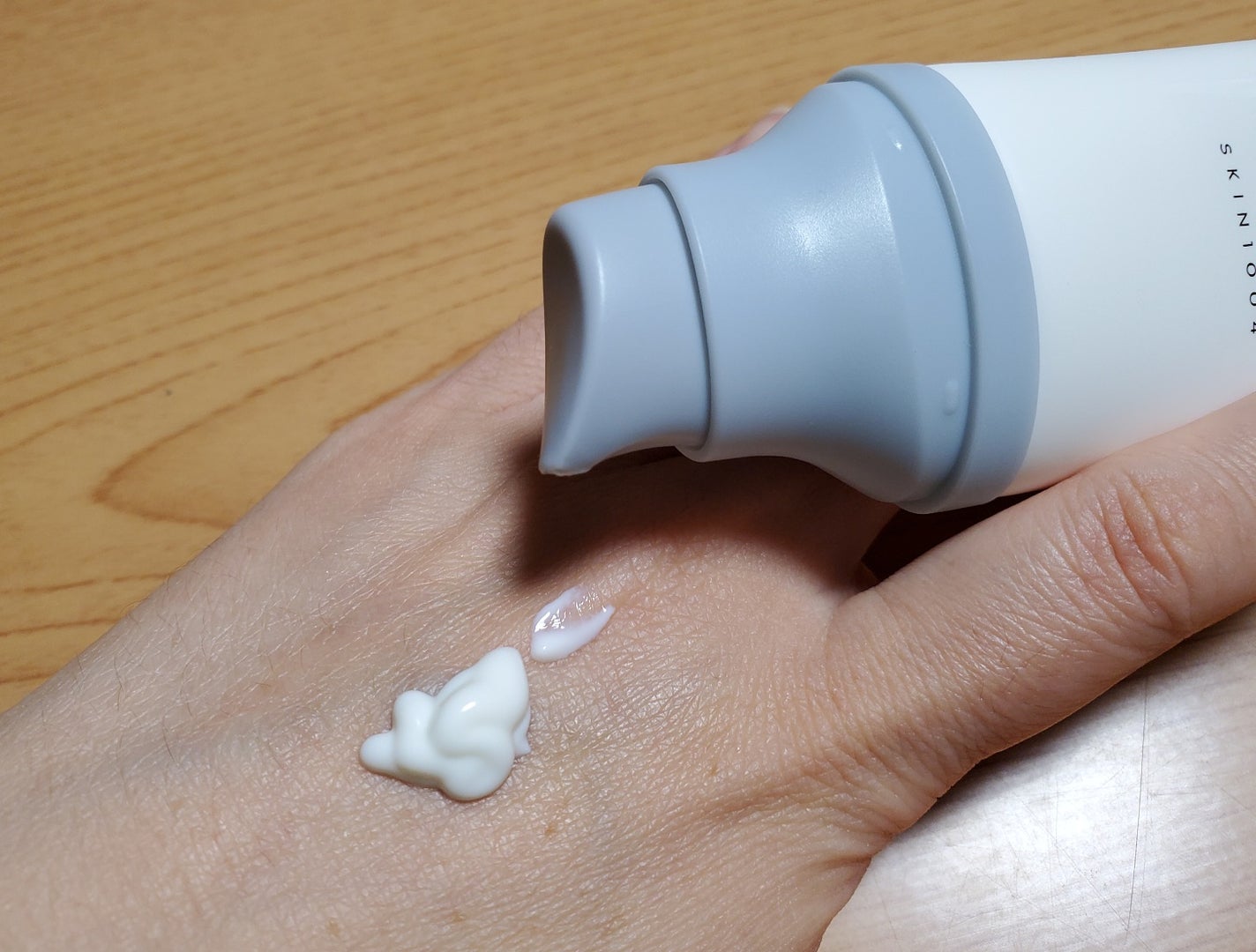 アマデウス on LIPS 「ヒアルーシカウォーターフィットサンセラムプッシュして出すタイプ..」(1枚目)