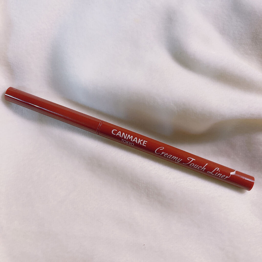 キャンメイク
クリーミータッチライナー05
ビターキャラメル

大人気のキャンメイクのアイライナー
値段の安さにびっくり!!!!!

ビターキャラメルは少し赤っぽい
明るめブラウンがめちゃくちゃ可愛い。
書き心地も柔らかくて好き。
薄ーく涙