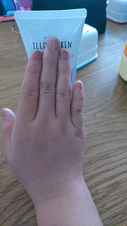 パラソーラ イルミスキンUVエッセンス(旧品)/パラソーラ/日焼け止め・UVケアを使ったクチコミ(4枚目)