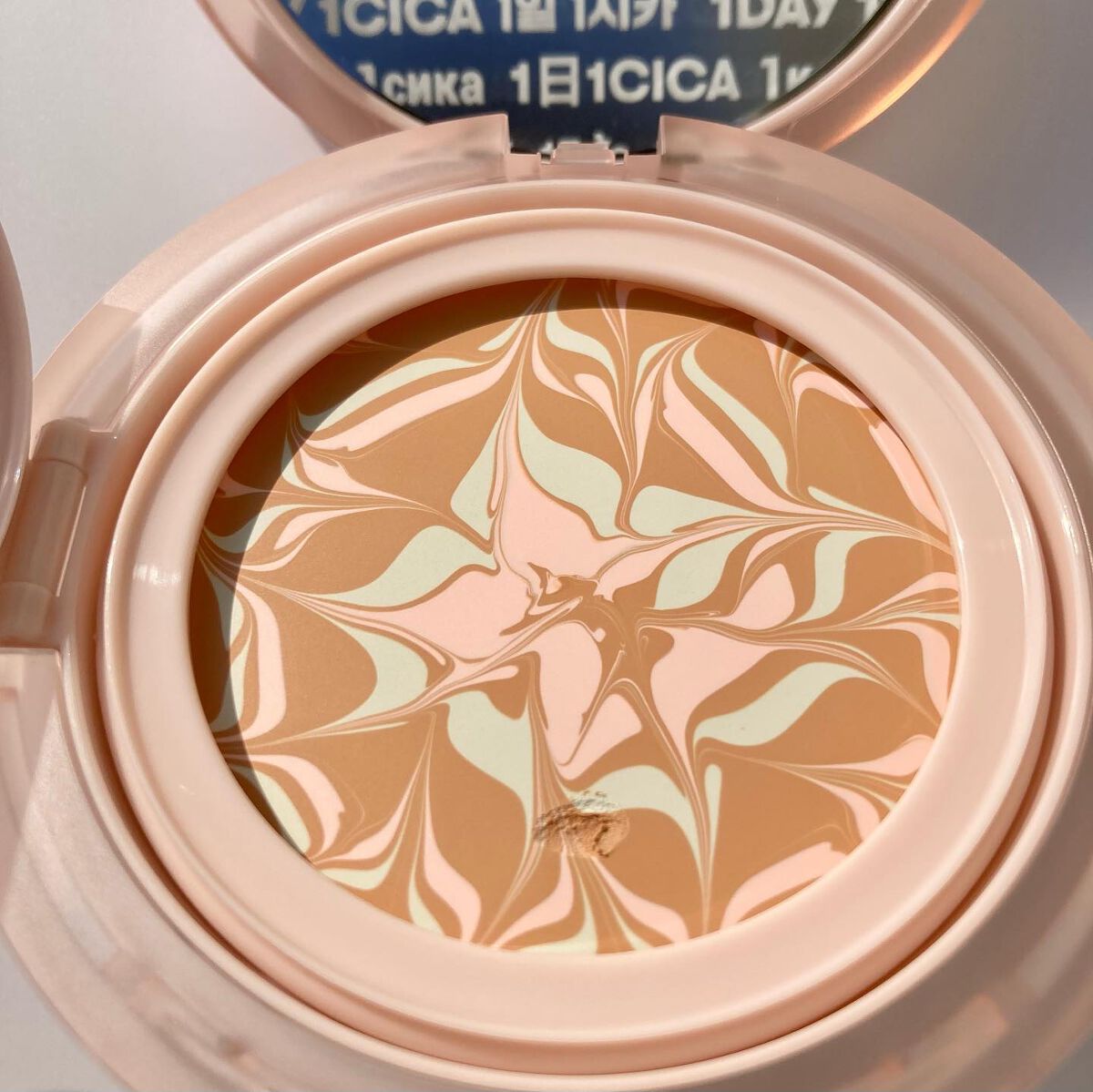 CICA エッセンススキンカバーパクト/VT/パウダーファンデーションを使ったクチコミ(7枚目)