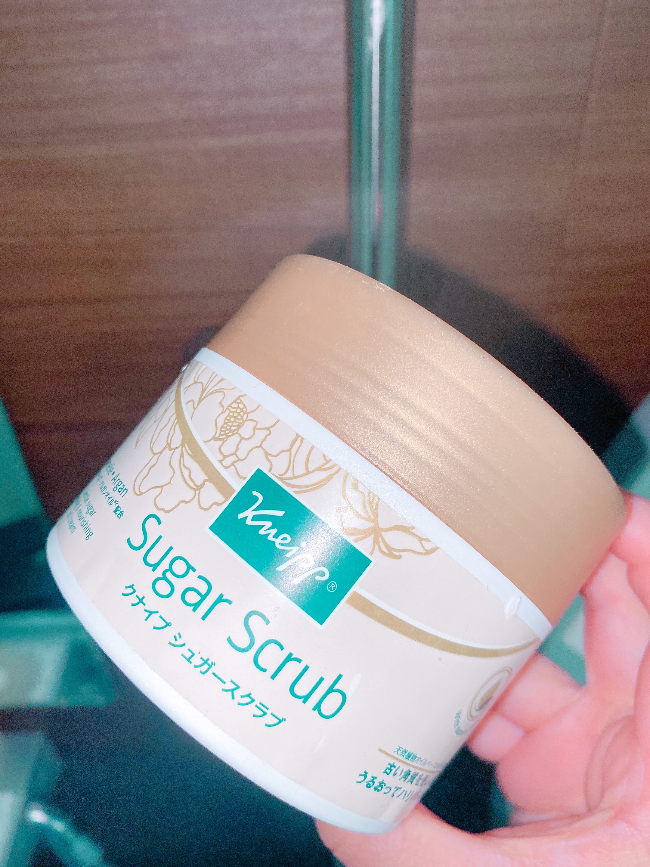 クナイプ シュガースクラブ カメリア＆アルガン カメリア＆アルガン200ml【旧】/クナイプ/ボディスクラブを使ったクチコミ（1枚目）