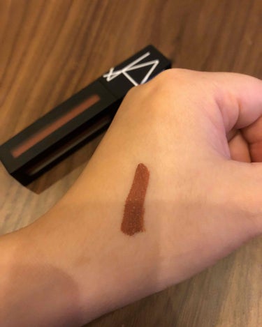 パワーマットリップピグメント 2760  ソフトブラウンピンク/NARS/口紅を使ったクチコミ（3枚目）