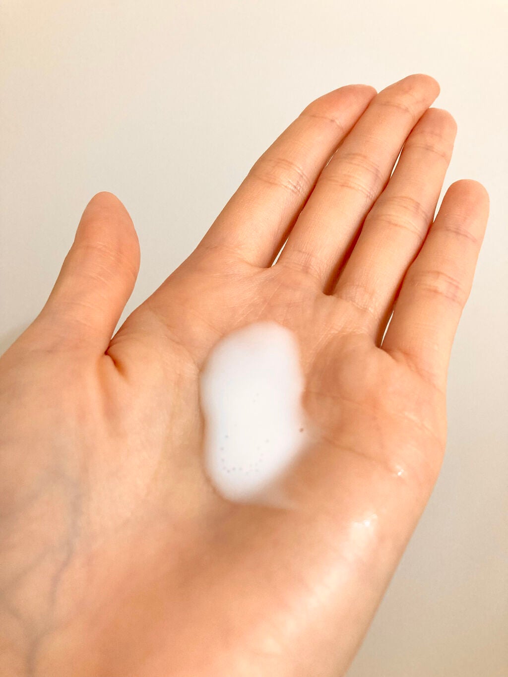 嘘が苦手なくま on LIPS 「化粧水に引き続き、こちらも100円になっていたので購入したもの..」(4枚目)