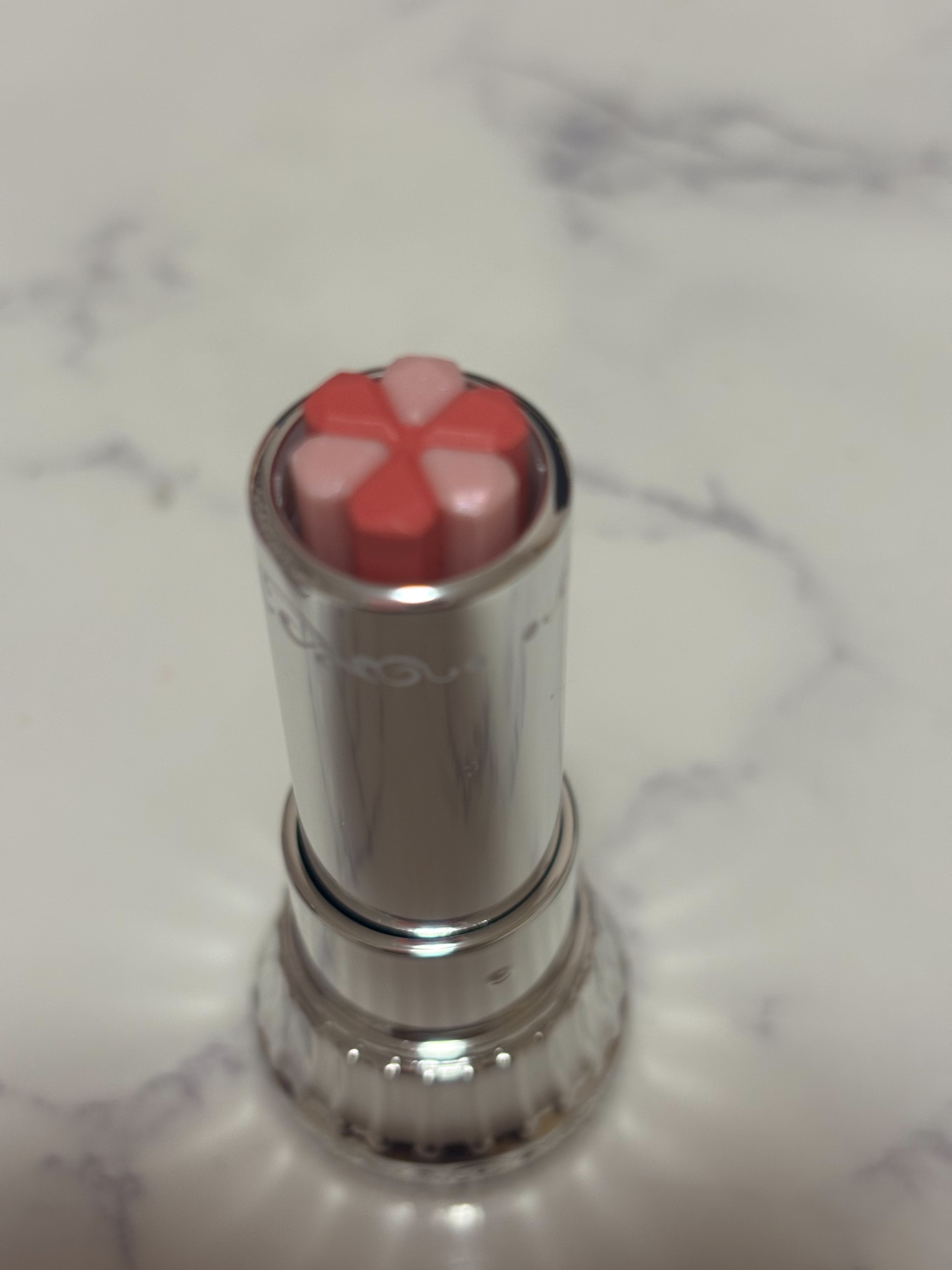 ジルスチュアート ブルーム リップ キャンディ 11 gerbera song/JILL STUART/口紅を使ったクチコミ（2枚目）