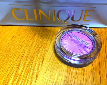 CLINIQUE チークポップ
パンジーポップです( ❛⃘ੌᵕ ❛⃘ੌ  )

これはめずらしい薄紫のチークです💗

キャンメイクのチークと色が似てます！


これをつけるだけで顔色が良く見えます！

