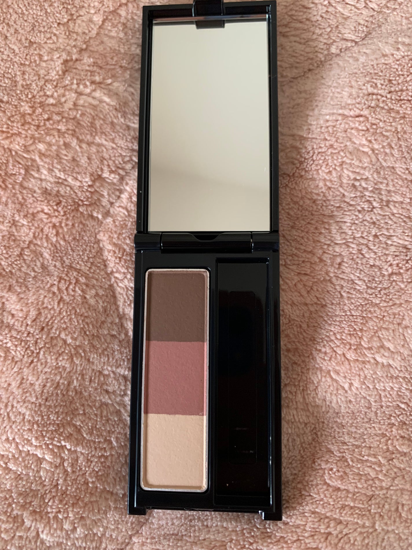 ケイト デザイニングアイブロウ3D/KATE/パウダーアイブロウを使ったクチコミ(2枚目)