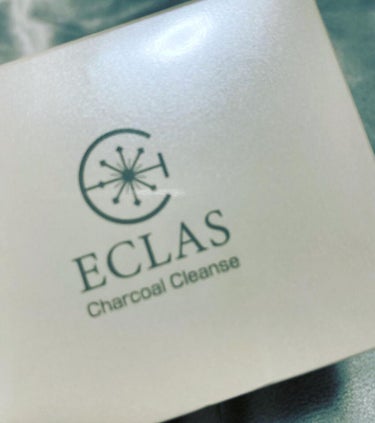 ECLAS ECLASチャコールクレンズ

炭を使った新感覚のクレンジングバーム。炭の洗浄力と吸着力で、メイク汚れや皮脂、古い角質までしっかり吸着。
洗浄成分と一緒に毛穴の奥の汚れまで優しく絡め取ります