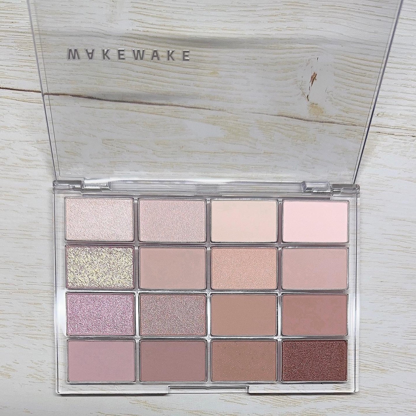 ソフトブラーリングアイパレット/wakemake/アイシャドウパレットを使ったクチコミ(2枚目)