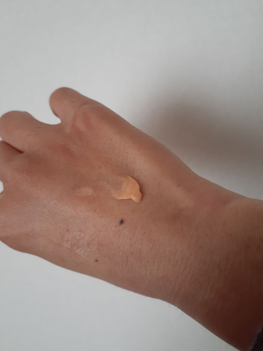 毛穴カバーコンシーラー/CEZANNE/クリームコンシーラーを使ったクチコミ（2枚目）