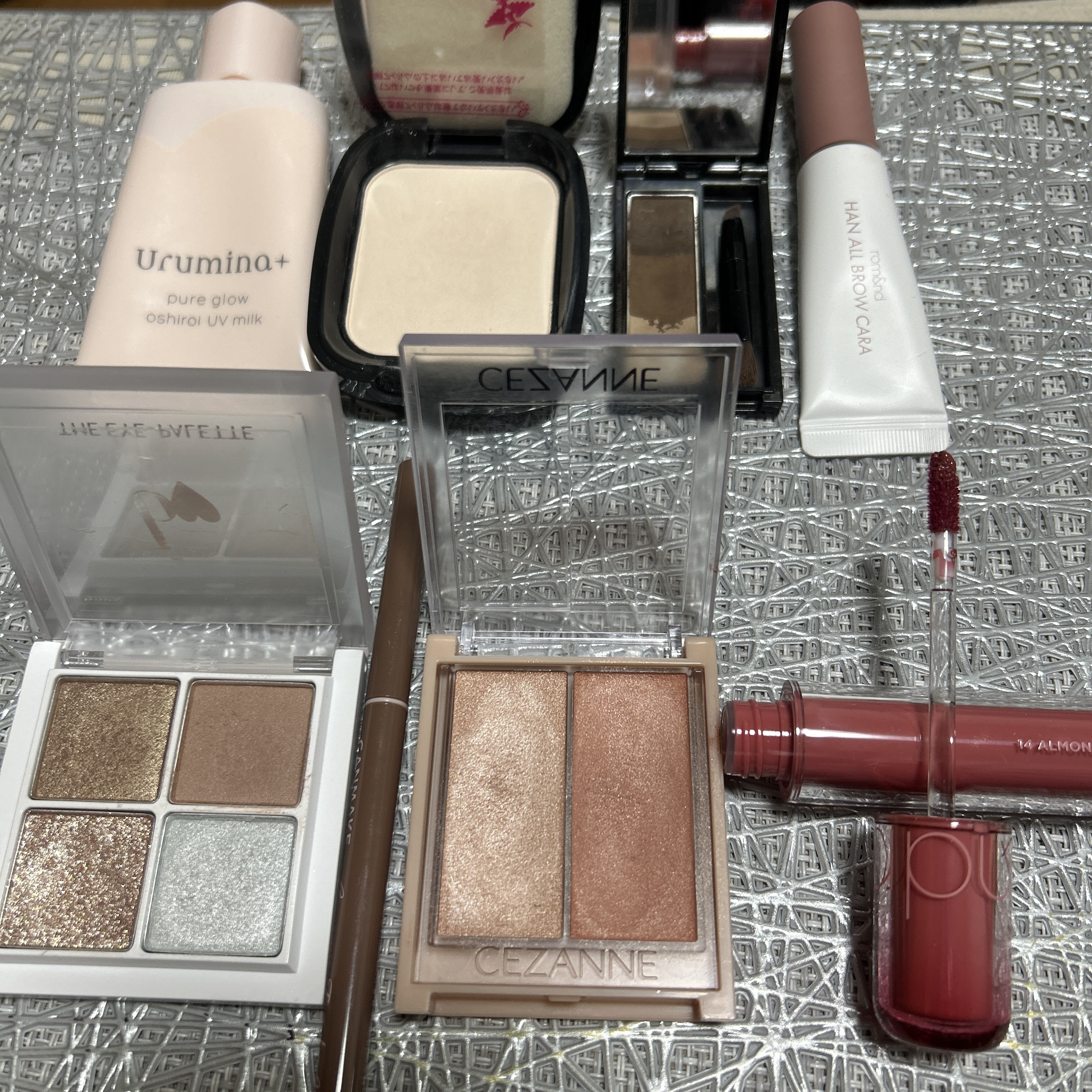 THE アイパレR/b idol/アイシャドウパレットを使ったクチコミ（2枚目）