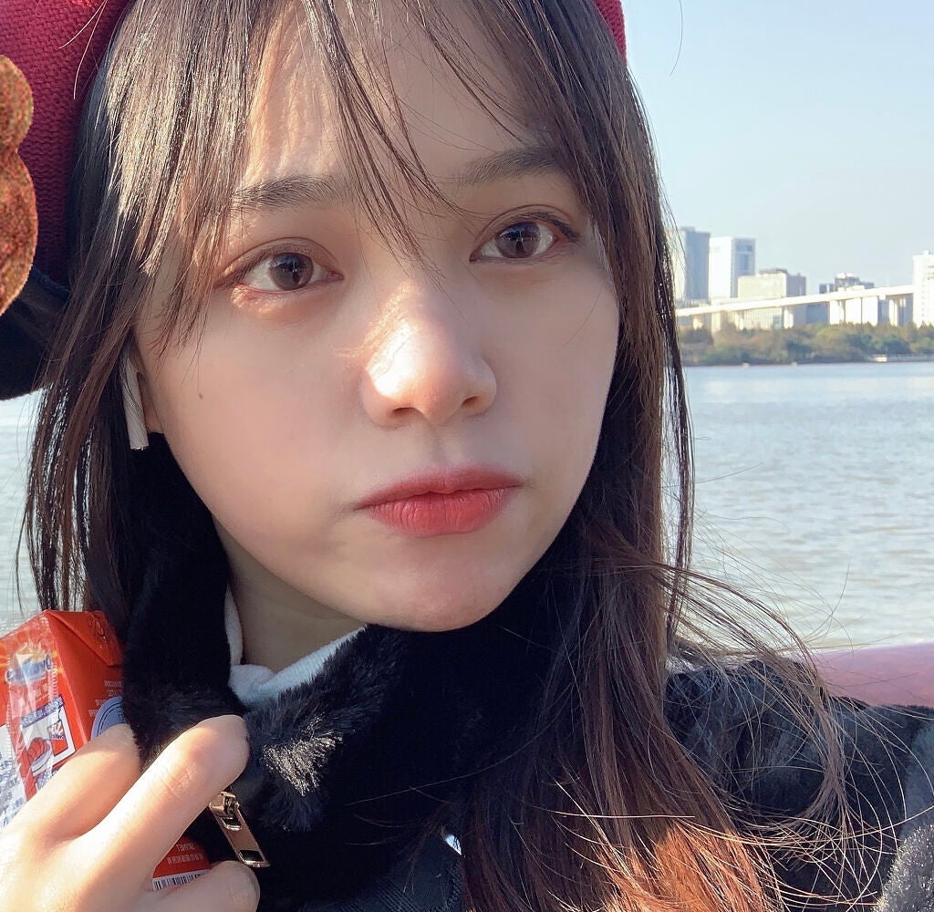 niu24 on LIPS 「この写真を撮ったアプリは「轻颜相机」です。このアプリで撮ったの..」(2枚目)