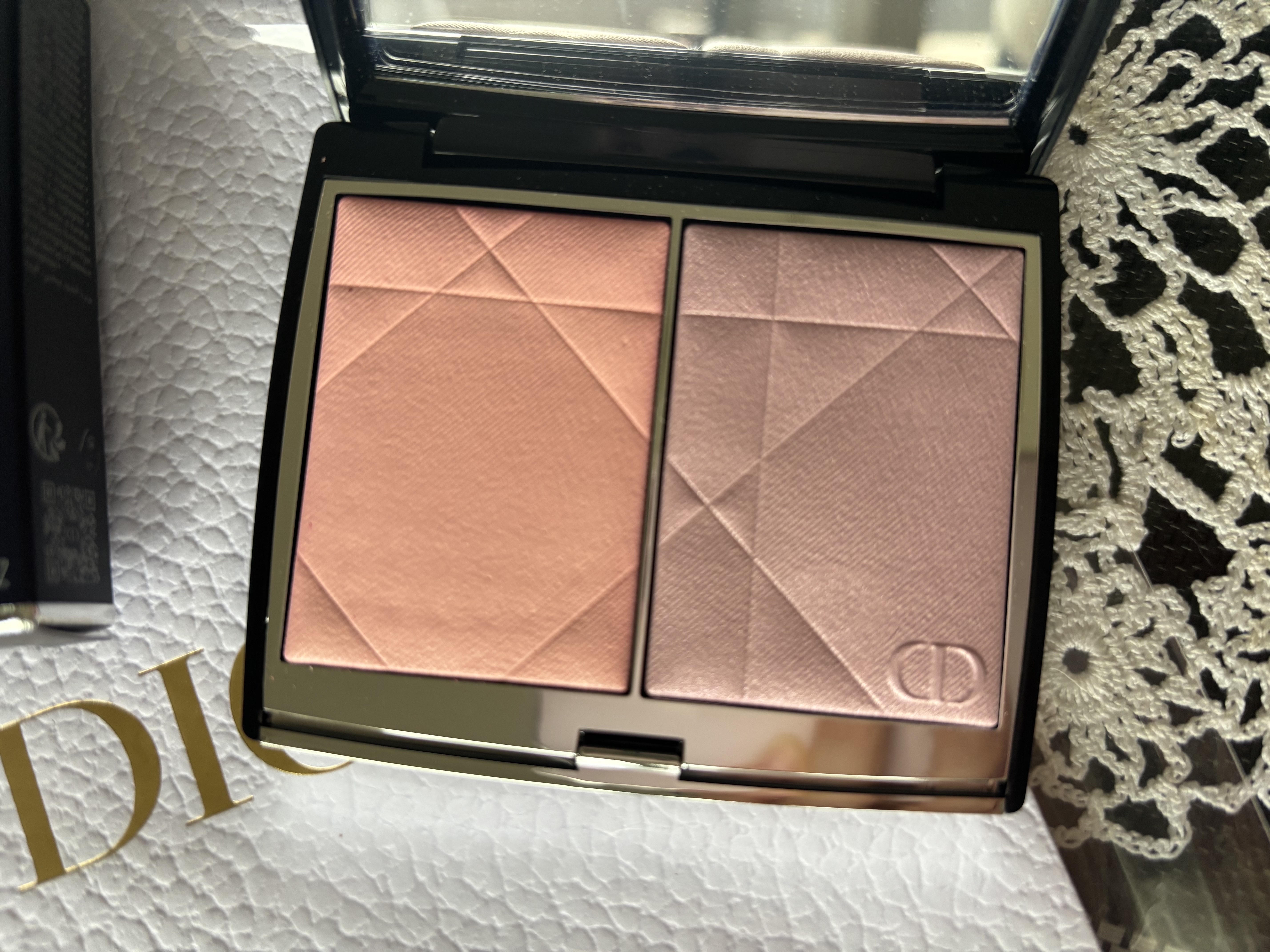 ディオールスキン ルージュ ブラッシュ カラー＆グロウ/Dior/パウダーチークを使ったクチコミ（2枚目）