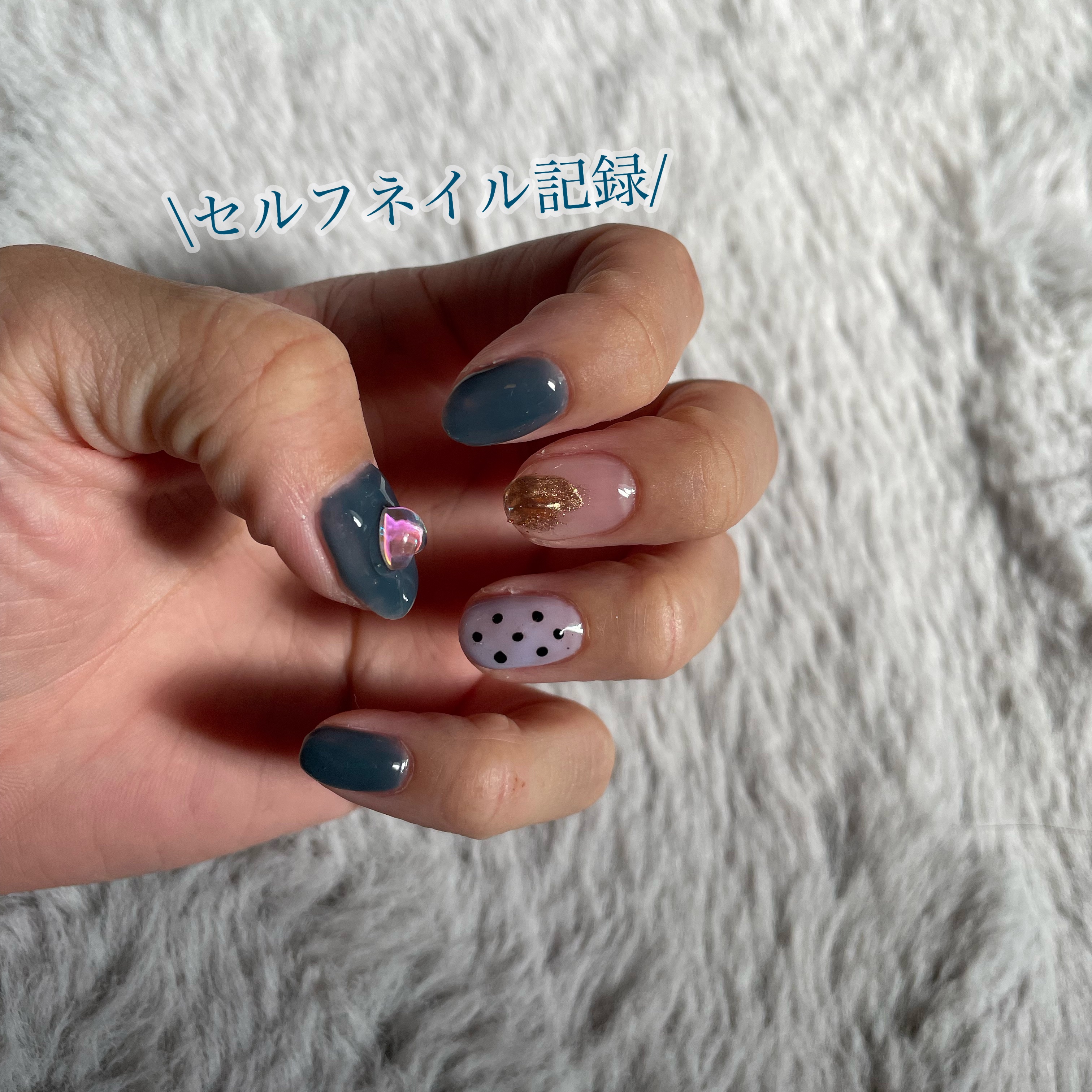 セルフネイル記録

親指のハートのパーツはSHEINにで購入
薬指のドットは、爪楊枝を使ってちょんちょんっと
黒をのせて描きました！

#セルフネイル #セルフジェルネイル #ジェルネイル #ジェルミーワン 