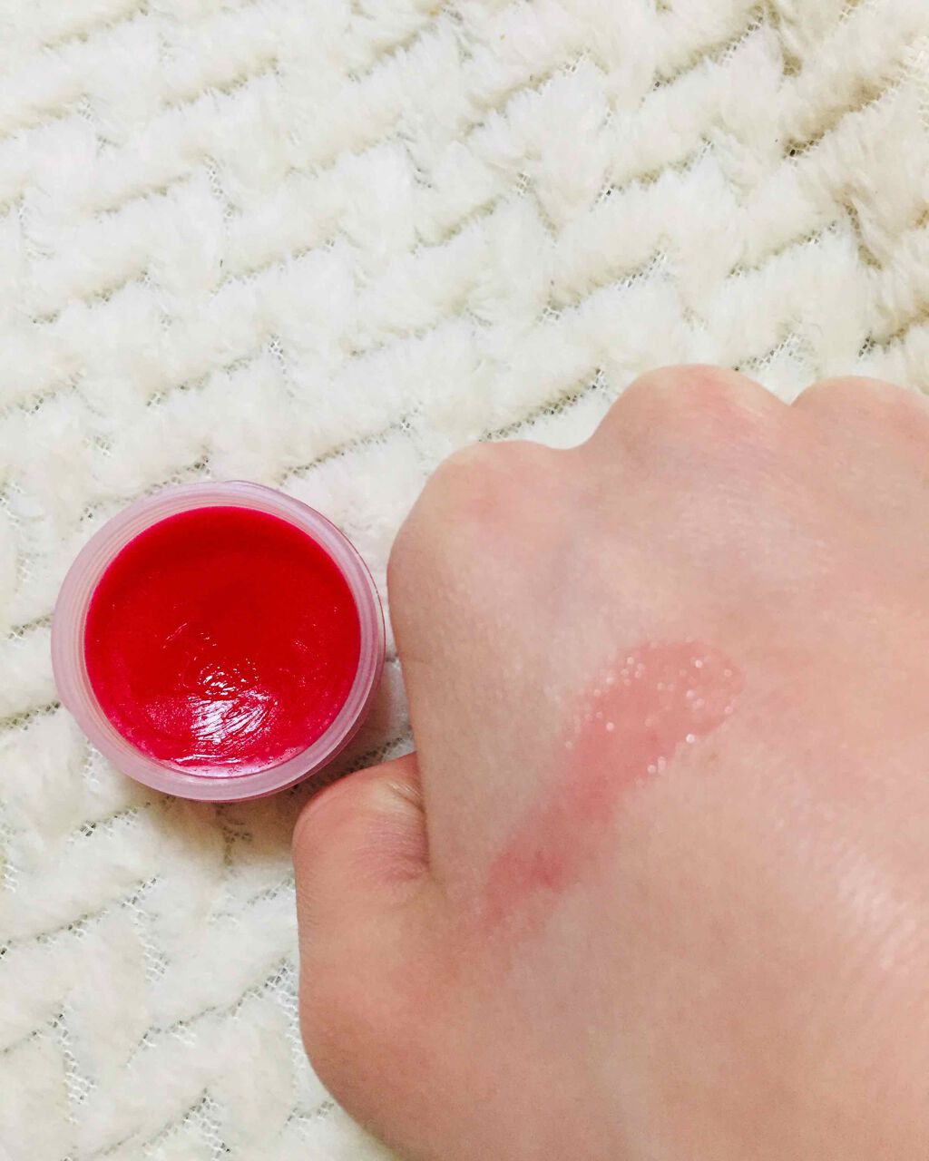 ボーンリッピー リップバーム ストロベリー/THE BODY SHOP/リップバームを使ったクチコミ（3枚目）