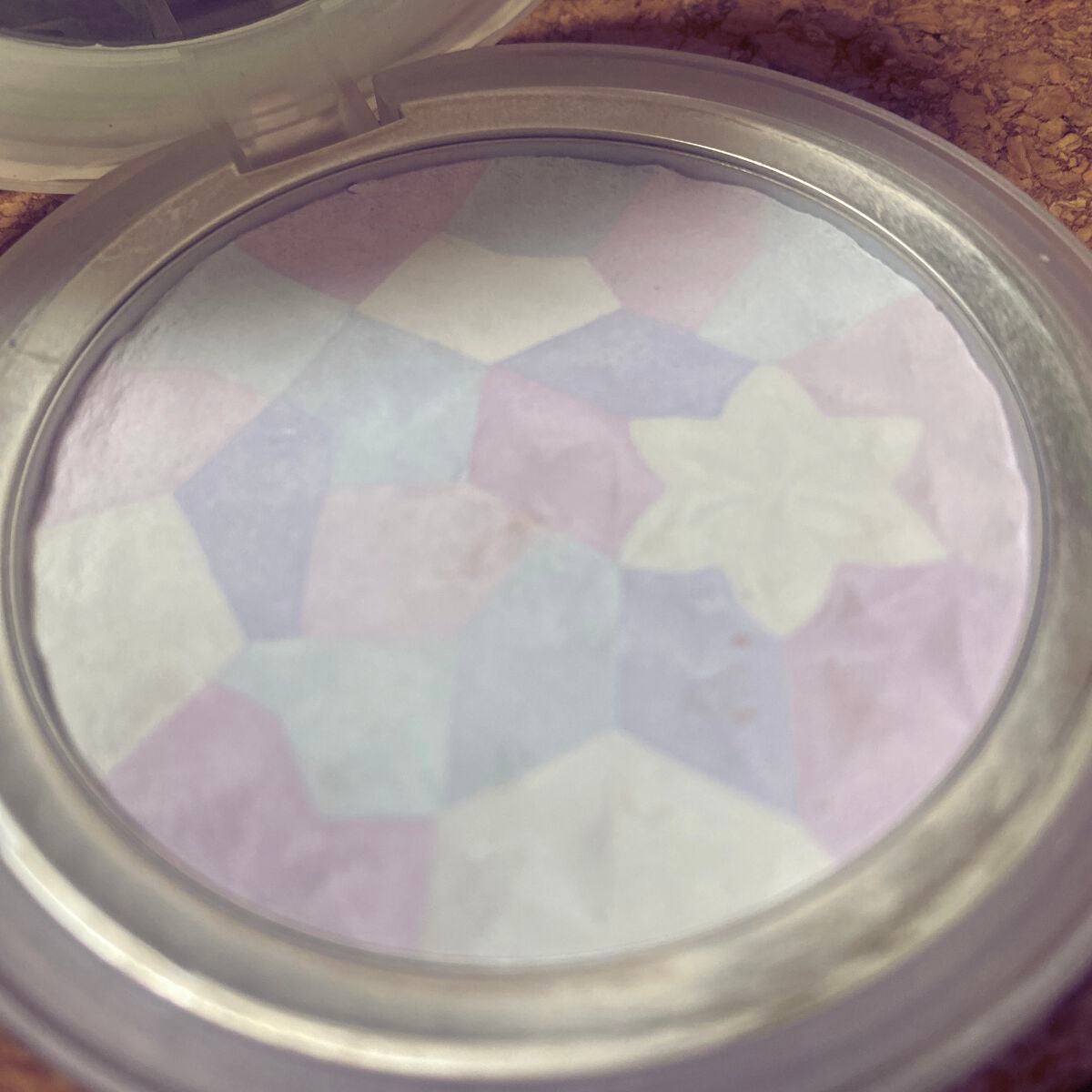 AQ オーラ リフレクター/DECORTÉ/プレストパウダーを使ったクチコミ(2枚目)