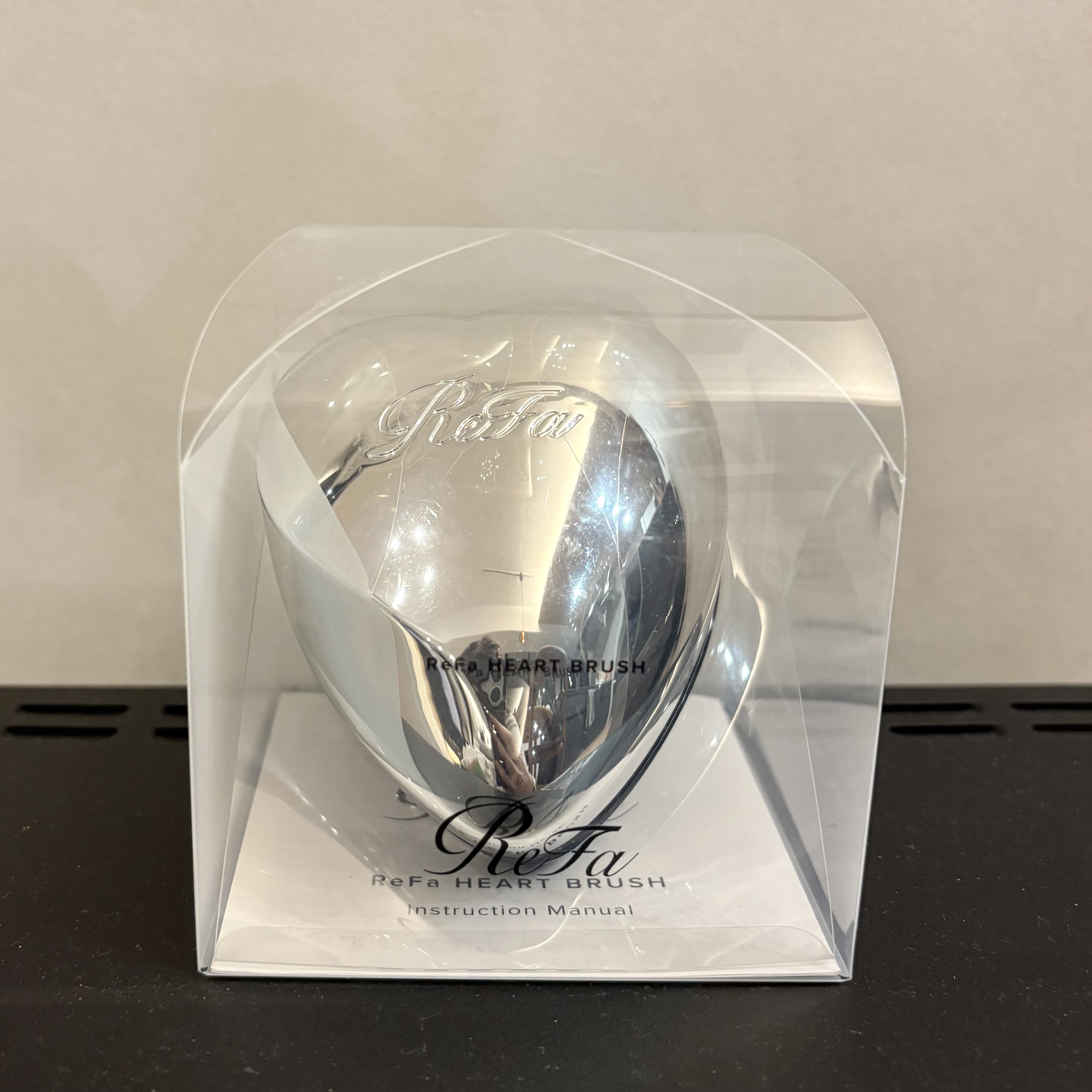 【プレゼントにもぴったり！】

ReFa
リファ ハートブラシ
Silver
¥2,970

大人気のリファハートブラシ！

絡んだ髪の毛も傷めないようにほぐして
髪の毛に負担をかけにくいよ◎

しかもブラッシングしながら頭皮を心地よく
マ