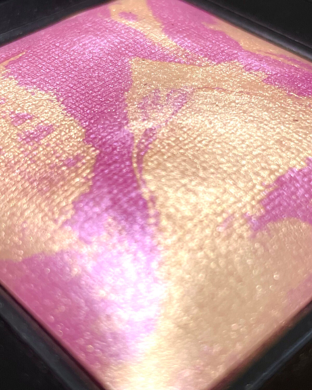 beyond powder/Illamasqua/パウダーハイライトを使ったクチコミ(2枚目)