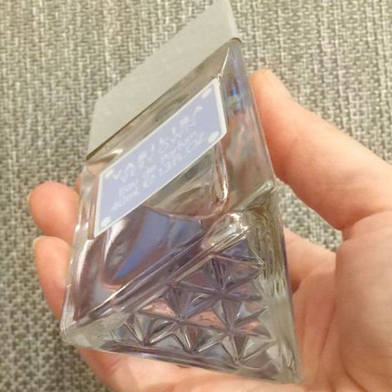 ヴァシリーサ ベリー オウン オードパルファムのクチコミ「 【高評価のポイント】
甘さも上品さもある香り💙
なによりボトルがおしゃれすぎ!!!
気品の.....」(2枚目)