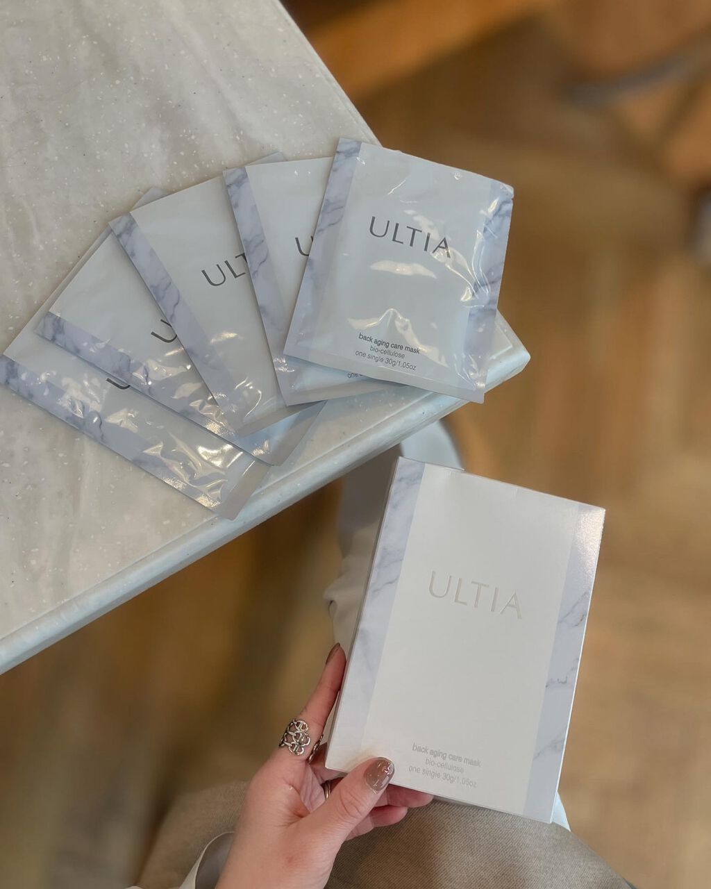 ultia
バッグエージングケアマスク

☑︎ヒト幹細胞配合
☑︎植物由来バイオセルロースシート
☑︎7種の美容成分

バイオセルロースシートが
プルプルの肌触りで
お肌に密着してくれるんです🤍
お風呂上がりのこの時間が
至福の時間〜🛁