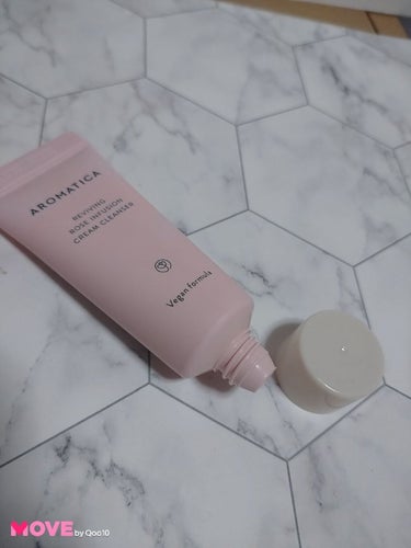 リバイビング ローズ レイシャル クレンジング バー AROMATICA