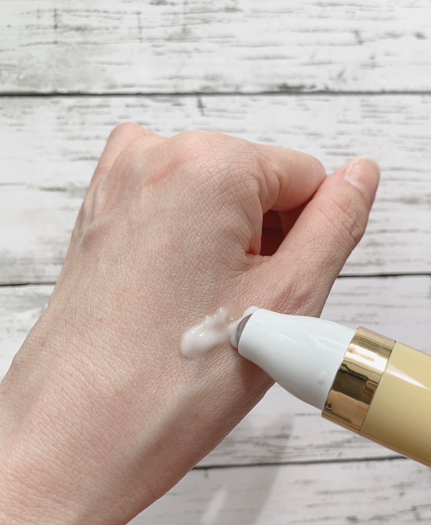 V9ビタミンアンプルロールオンアイクリームクリア/JMsolution/アイケア・アイクリームを使ったクチコミ(4枚目)