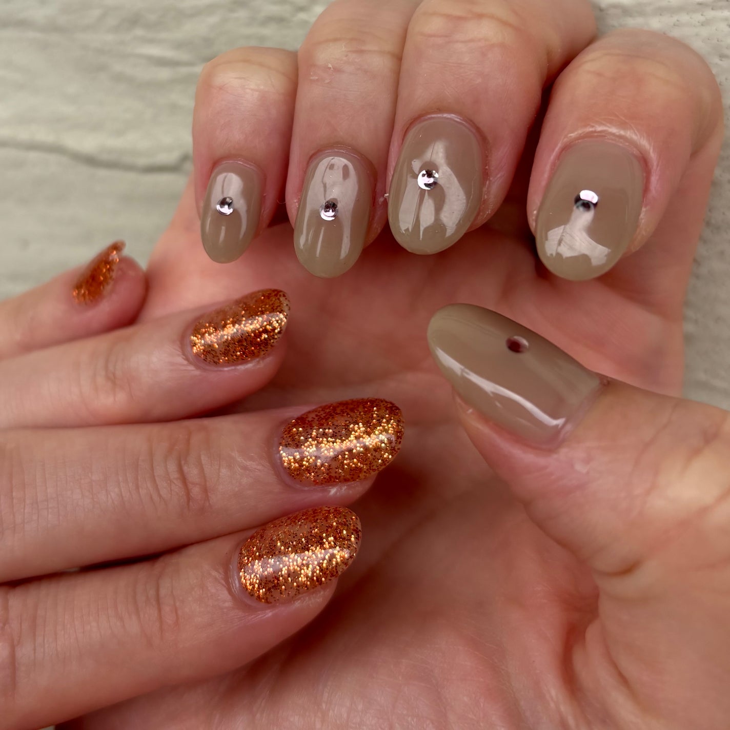 夏美🍉フォロバ on LIPS 「【秋もキラキラにしたい女子たちへ✨何色ラメが正解❓】秋に人気の..」(2枚目)