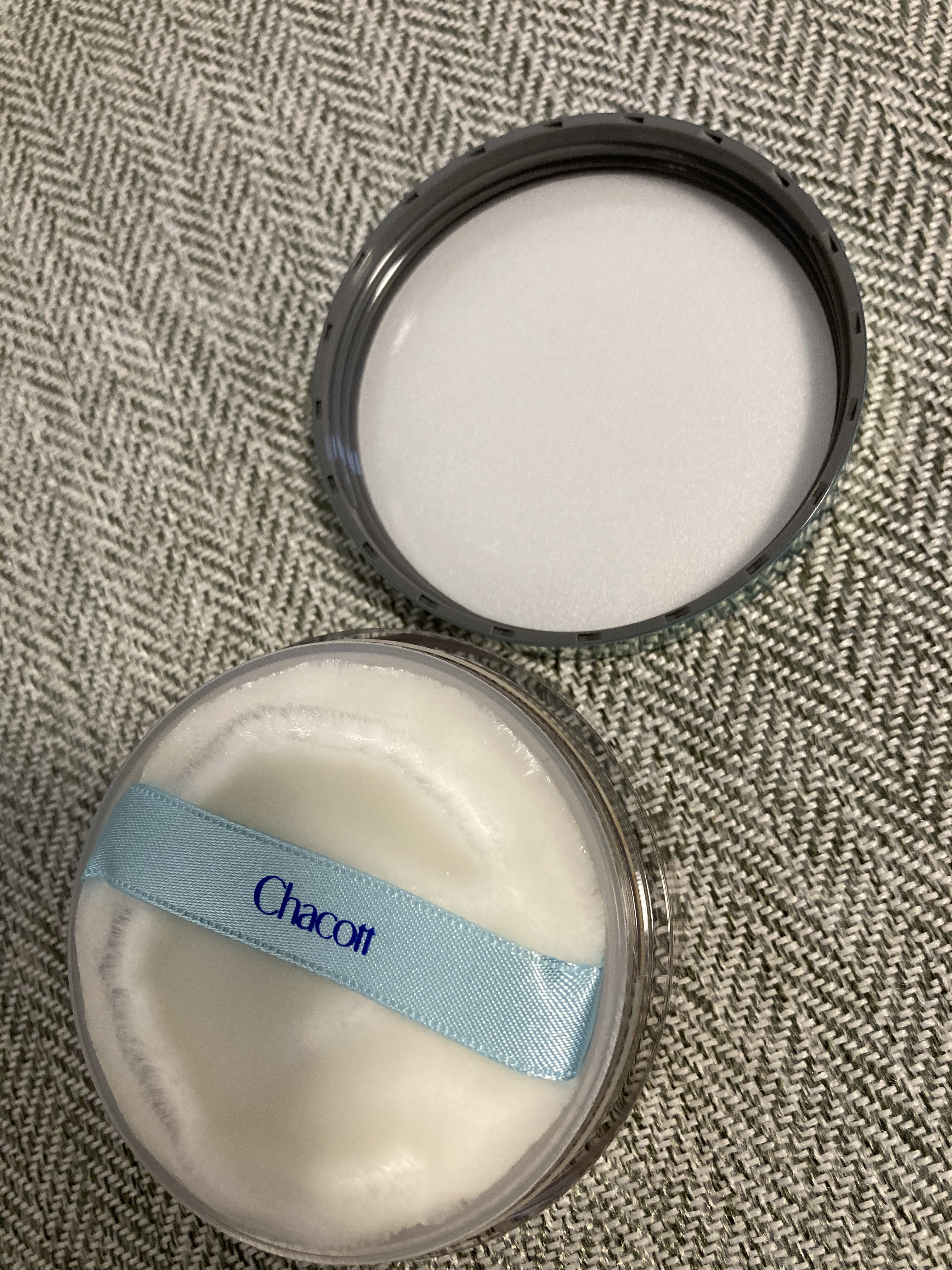 フィニッシングUVパウダー クール/チャコット・コスメティクス/ルースパウダーを使ったクチコミ（3枚目）