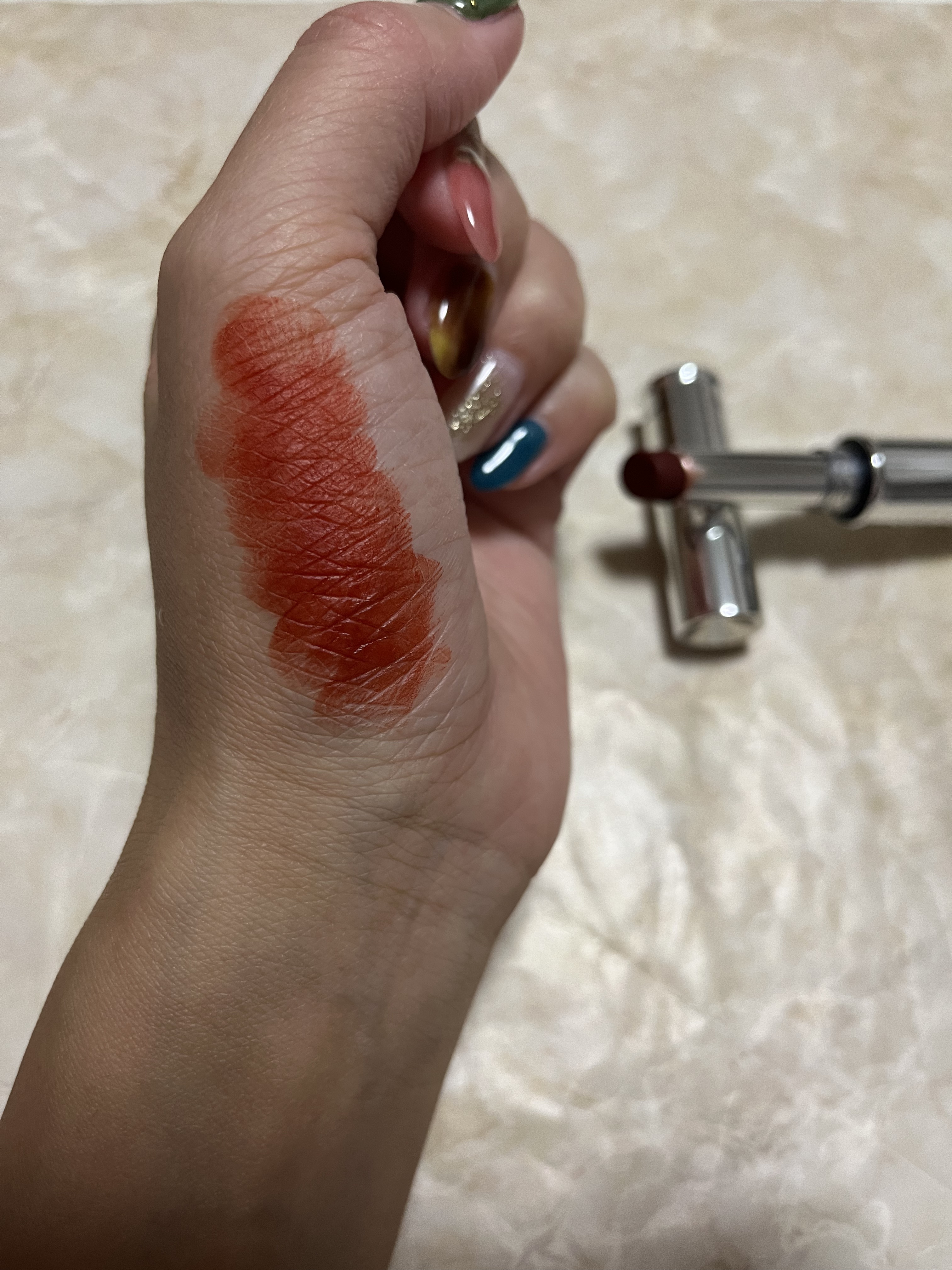 ロックドキス リップスティック ヴィシャス  (インテンス バーント オレンジ)/M・A・C/口紅を使ったクチコミ（3枚目）