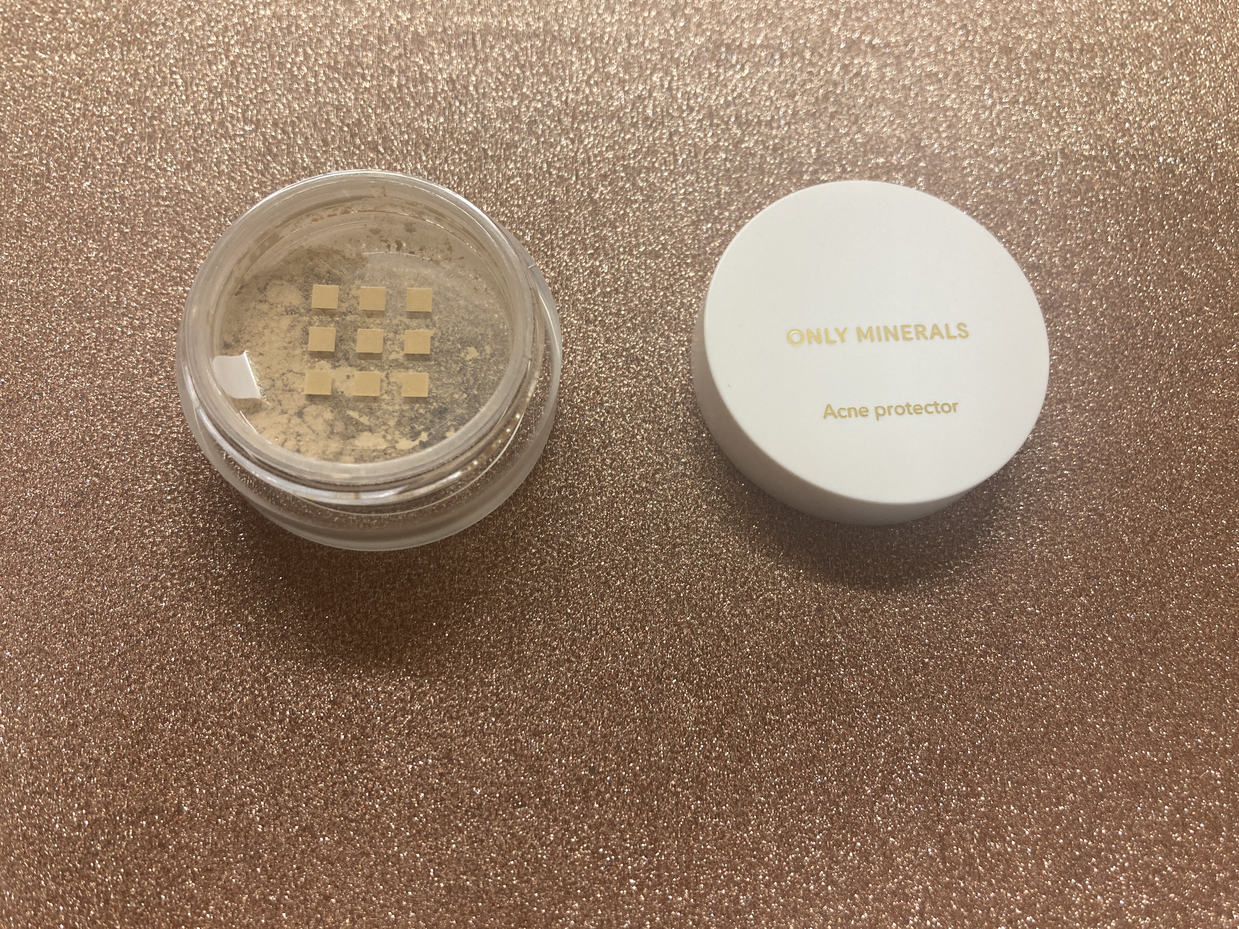 薬用コンシーラー アクネプロテクター ライト(旧名：ベージュ)/ONLY MINERALS/パウダーコンシーラーを使ったクチコミ（2枚目）