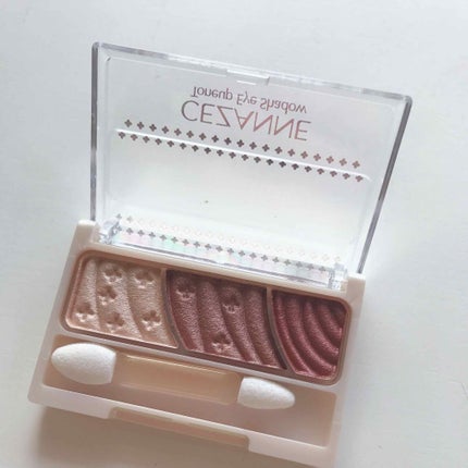 トーンアップアイシャドウ/CEZANNE/アイシャドウパレットを使ったクチコミ(2枚目)