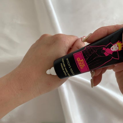 Witch's Pouch ✕ Disney villains ヴィランズ パフューム & モイスチャライザーハンドクリーム/アスリーエイチ/ハンドクリームを使ったクチコミ(2枚目)