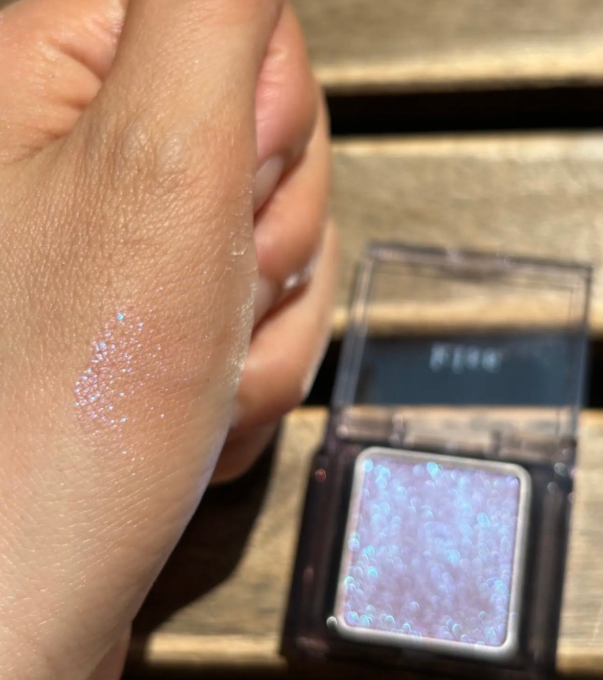 シアー グリッターアイズ/KiSS/単色アイシャドウを使ったクチコミ(3枚目)