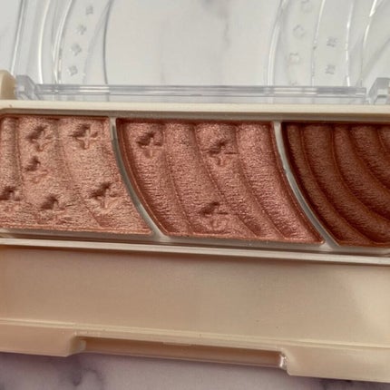 トーンアップアイシャドウ/CEZANNE/アイシャドウパレットを使ったクチコミ(2枚目)