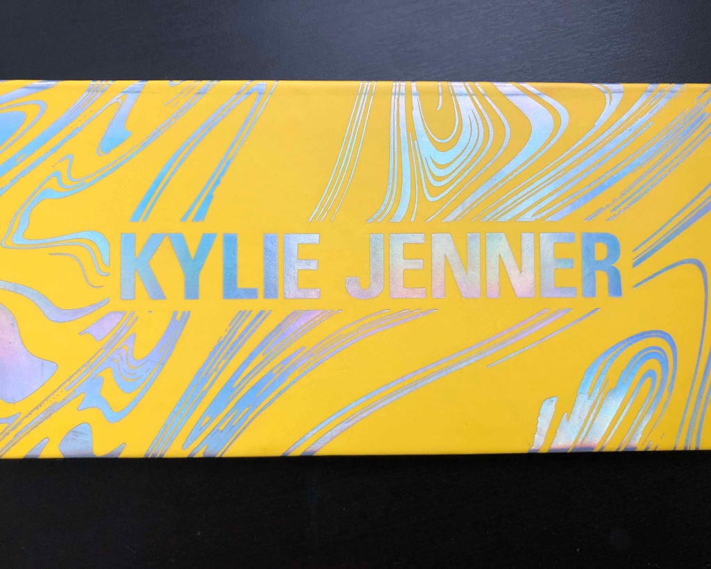 カーム ビフォー ザ ストーム カイシャドウ (Calm Before the Storm Kyshadow)/Kylie Cosmetics/アイシャドウパレットを使ったクチコミ(1枚目)